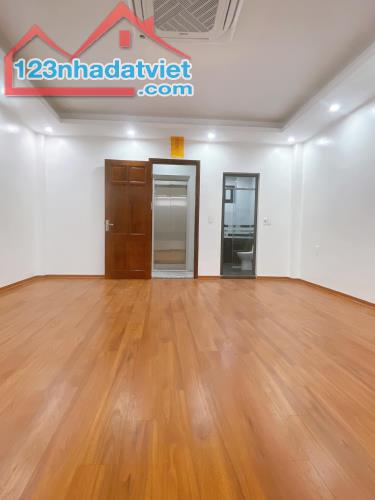 Bán nhà phố Giảng Võ, Đống Đa, gần phố, ô tô vào nhà, ở ngay 7 tầng 58m2 giá 23.3 tỷ - 3