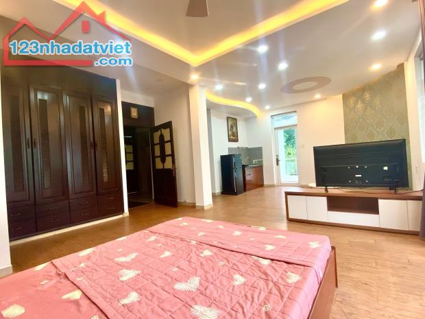 BIỆT THỰ 2 MẶT TIỀN ĐẸP LUNG LINH QUẬN 2 - 2