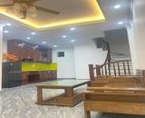 Oto Đỗ Cổng, Trung Tâm Thạch Bàn, 32m x 5 Tầng, 5,3 Tỷ