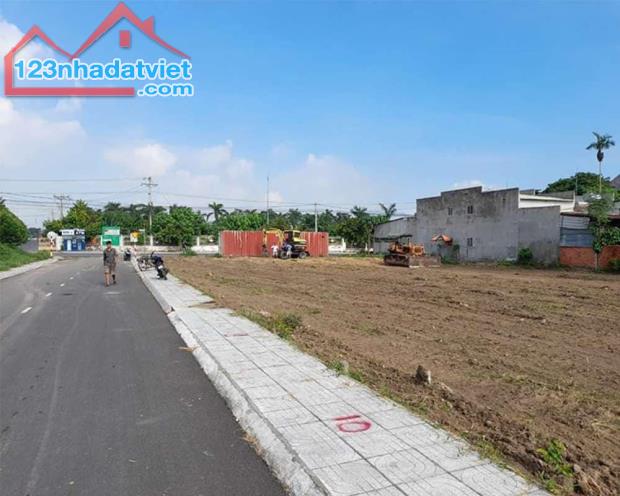 BÁN LỖ 3 LÔ 15X35=525M2 SHR THỔ CƯ, ĐƯỜNG LỚN NGAY CHỢ DẦU TIẾNG, TIỆN CHO THUÊ GIÁ 550TR