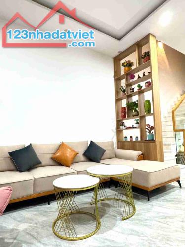 NHỈNH 4 TỶ SỞ HỮU NGAY NHÀ DIỆN TÍCH KHỦNG  HÒA XUÂN