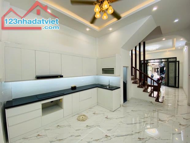 🔥 Bán Nhà Phân Lô Vỉa Hè - Dịch Vụ Hàng Bè, Mậu Lương – 50m², 4 Tầng – Giá Nhỉnh 12 Tỷ!