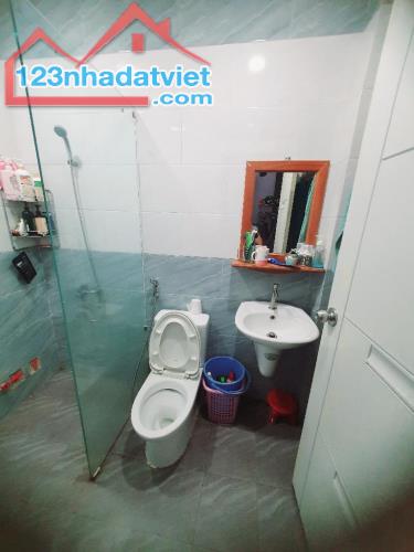 Đi định cư cần bán gấp Mặt tiền Nguyễn Oanh P.17 GV, 5 tầng 120m2, cho thuê CHDV 70tr/th - 4
