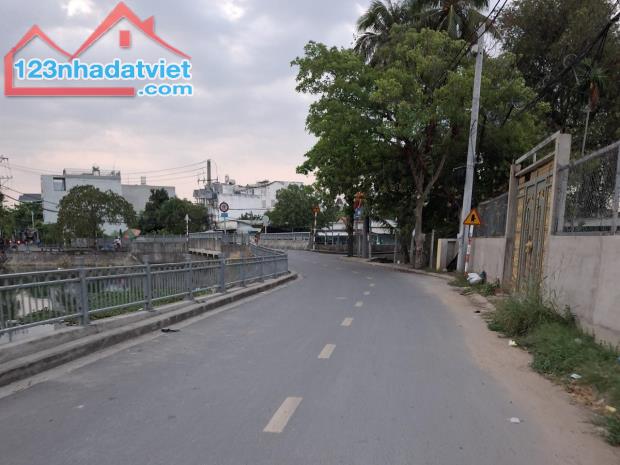 Đất HXT An Phú Đông 9 Q12, 1217m2, 5.3x69m chỉ 2x tỷ - 4