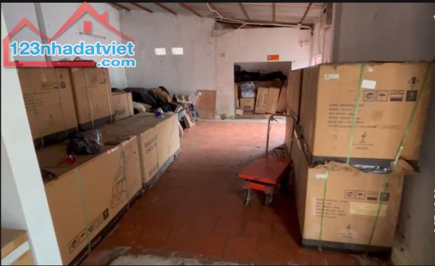 🔥🔥Cho thuê KHO 100m2, đường xe 5 tấn ra vào tại Cầu Giấy, Hà Nội