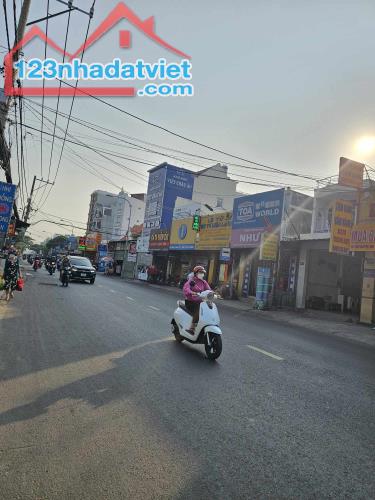 Bán nhà Mặt Tiền Kinh Doanh Nguyễn Ảnh Thủ 67m2, ngang 4m khu vực Sầm uất ngày đêm - 2
