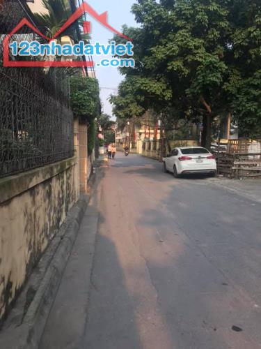 Nhà Bùi Xương Trạch, 53 m2 , 1 tầng kính doanh tốt, ô tô tránh, giá 2,6 tỷ,