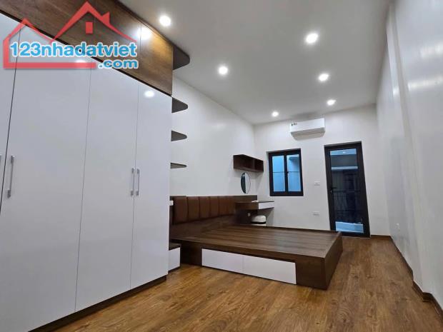 Bán nhà đẹp phố Hoàng Hoa Thám 37m2 5tầng mặt tiền 3.4m 7.9 Tỷ Tây Hồ - 2