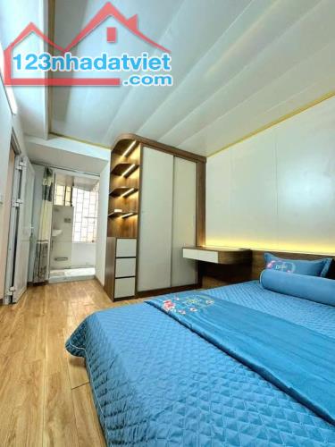 Bán nhà riêng sổ đỏ 30.5m2 ngõ 84 Trần Quang Diệu thông ra Hồ Hoàng Cầu, trước nhà SH quay