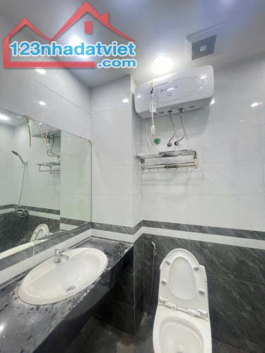 Cần bán nhà Nguyễn Đình Hoàn, Cầu Giấy, Hà Nội 6 tầng thang máy, kinh doanh - 2