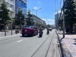 Bán gấp nhà đẹp ở ngay Lâm Văn Bền, xe hơi ngủ nhà, 80m3, sổ hồng riêng, chỉ 7.95 tỷ.