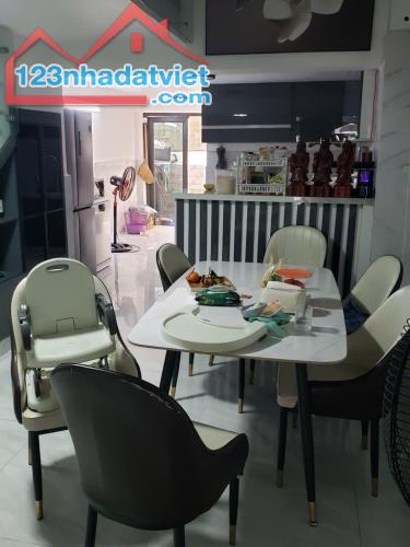 Bán gấp nhà đẹp ở ngay Lâm Văn Bền, xe hơi ngủ nhà, 80m3, sổ hồng riêng, chỉ 7.95 tỷ. - 2