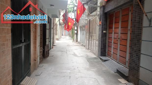 Bán nhà phố Lê Trọng Tấn, Thanh Xuân phân lô dân xây chắc chắn ngõ rộng gần oto tránh