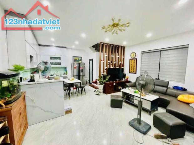 BÁN NHÀ TRẦN PHÚ - GẦN GA TÀU - Ô TÔ - KD NHỎ 35M2 - 9.5 TỶ