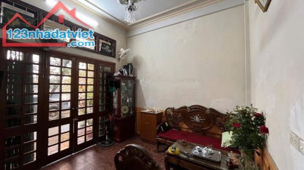 Mặt hồ, vỉa hè, đường ô tô, kinh doanh phố Phương Mai, Đống Đa. 0911554873. - 2