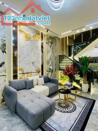 Nhà Lê Văn Lương Q7 - gần ĐH TÔN ĐỨC THẮNG - BTCT - 3PN - 4 tỷ hơn TL