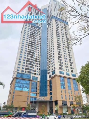 Giá tốt!  Căn hộ Golden Park Cầu Giấy 102m2 3pn 2vs 8.65 tỷ Full nội thất, hướng mát
