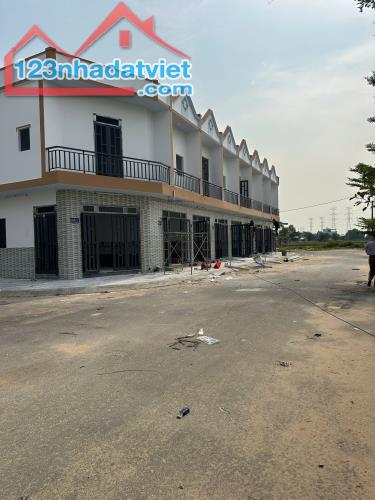 Bán Gấp  Nhà Sắp Hoàn Thiện 1 Triệt 1Lầu 768tr
