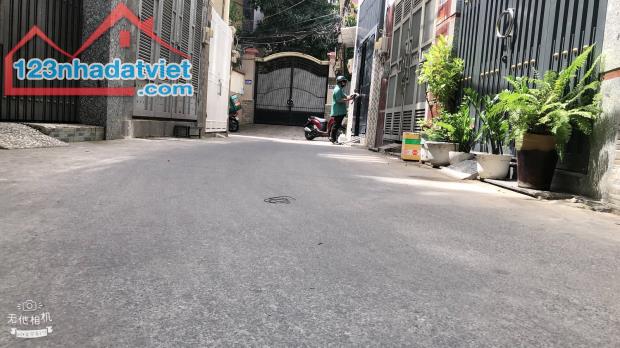 Nhà bán hẻm ô tô Cách Mạng Tháng Tám DT 104m2 gần chợ Hòa Hưng khu sầm uất, chỉ 16.3 tỷ