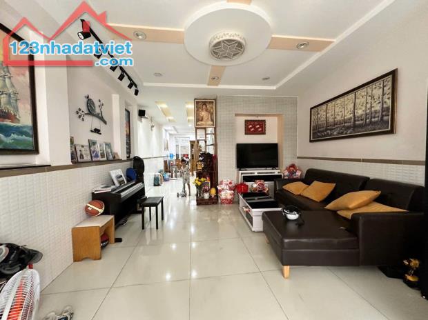 Nhà bán hẻm ô tô Cách Mạng Tháng Tám DT 104m2 gần chợ Hòa Hưng khu sầm uất, chỉ 16.3 tỷ - 3