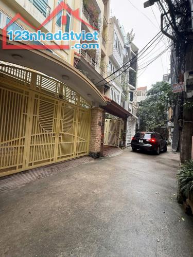 BÁN NHÀ HOÀNG CẦU - PHÂN LÔ - 2 THOÁNG -  Ô TÔ ĐỖ CỬA - HÀNG XÓM UB QUẬN - GẦN HỒ - 80M *5