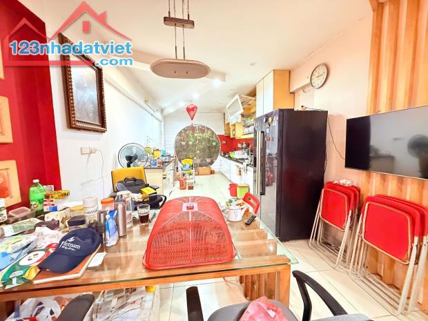 BÁN NHÀ HOÀNG CẦU - PHÂN LÔ - 2 THOÁNG -  Ô TÔ ĐỖ CỬA - HÀNG XÓM UB QUẬN - GẦN HỒ - 80M *5 - 4
