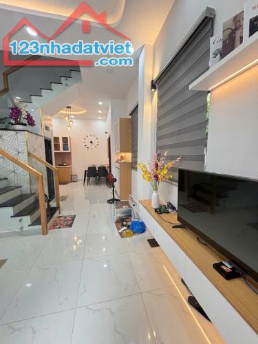 CƠ HỘI SỞ HỮU NHÀ LÔ GÓC ĐẸP NHẤT HUỲNH VĂN BÁNH – PHÁP LÝ CHUẨN – GIÁ TỐT NHẤT KHU VỰC!