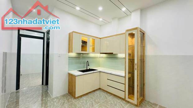Bán Nhà Mới 3 tầng vị trí đẹp hẻm Hòa Trung Vĩnh Hoà Nha Trang 3.7 tỷ - 1