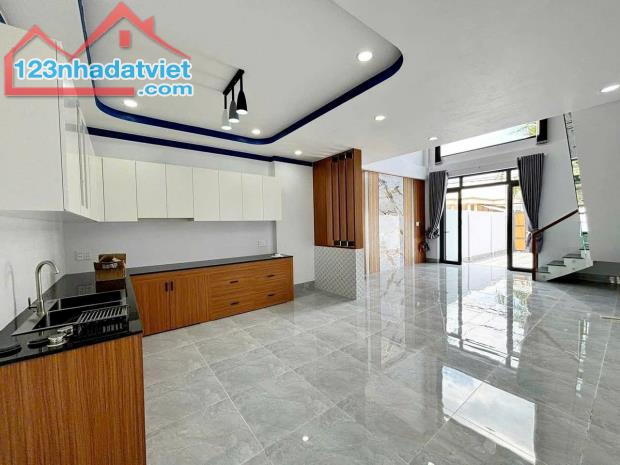 NHÀ 1 TRỆT 1 LỬNG MỚI XÂY MẶT TIỀN LỘ KÊNH TẬP ĐOÀN PHÚ TÂN - 1