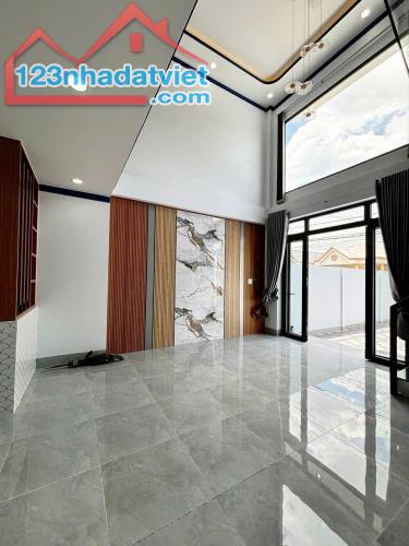 NHÀ 1 TRỆT 1 LỬNG MỚI XÂY MẶT TIỀN LỘ KÊNH TẬP ĐOÀN PHÚ TÂN - 2