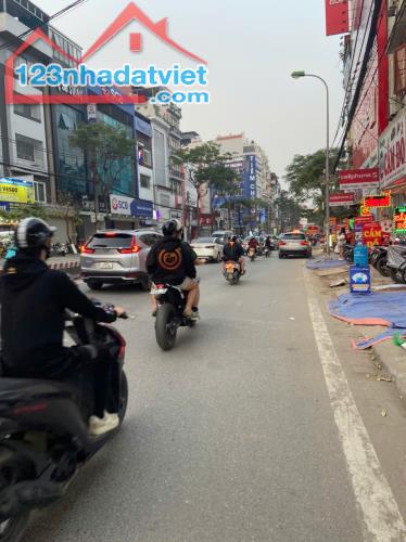 Bán nhà Mặt phố Lạc Long Quân, Bưởi 112m2 MT 3.8m, vỉa hè ô tô tránh kinh doanh 41 tỷ