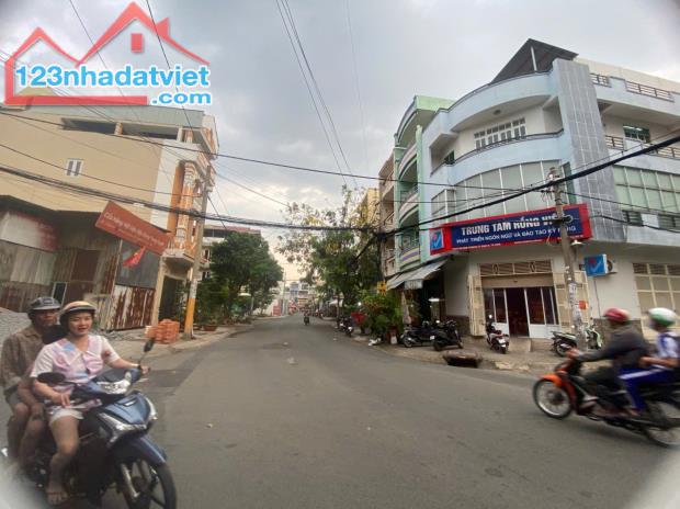 Cho thuê kho đường Bà Hom, quận 6, 9x20m, 18 triệu - 1