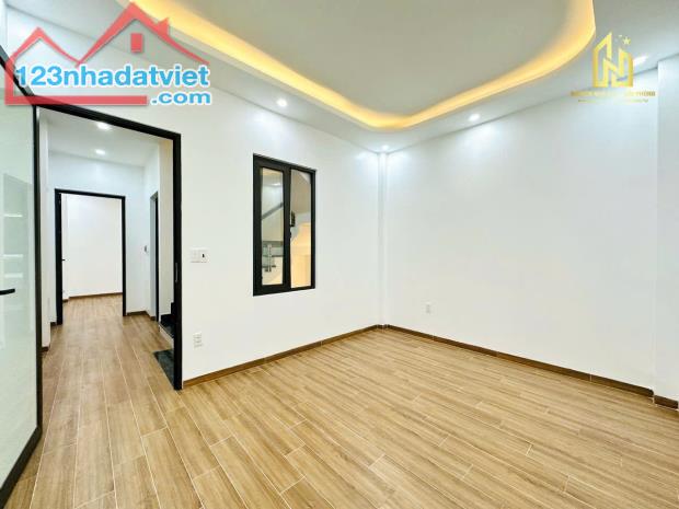 Bán nhà 4 tầng độc lập xây mới phố Đông Khê - 2