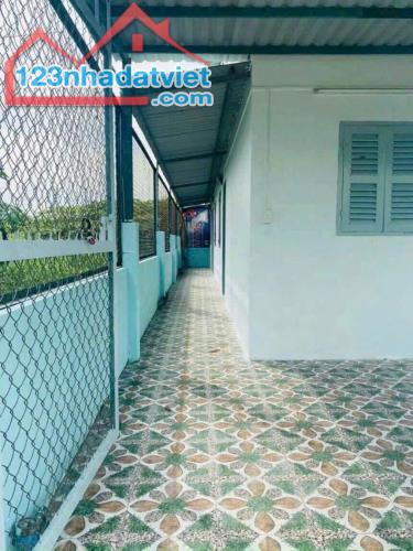 Dãy nhà trọ 5 phòng đang cho thu nhập ở thị trấn Cần Giuộc, Long An dt 84m2 giá 1,5 tỷ - 1