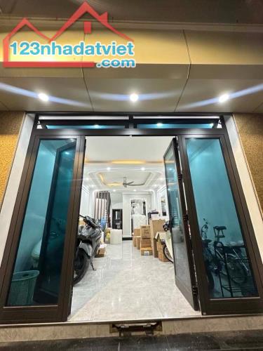NHỈNH 10 TỶ - SỞ HỮU NHÀ MẶT PHỐ TRIỆU ĐÔ ĐỐNG ĐA - VIEW HỒ - KINH DOANH BẤT BẠI