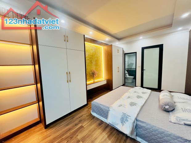 Bán Nhà Trung Tâm Quận Hoàng Mai - Diện Tích 35m2, Giá Chỉ Hơn 5 Tỷ! - 2
