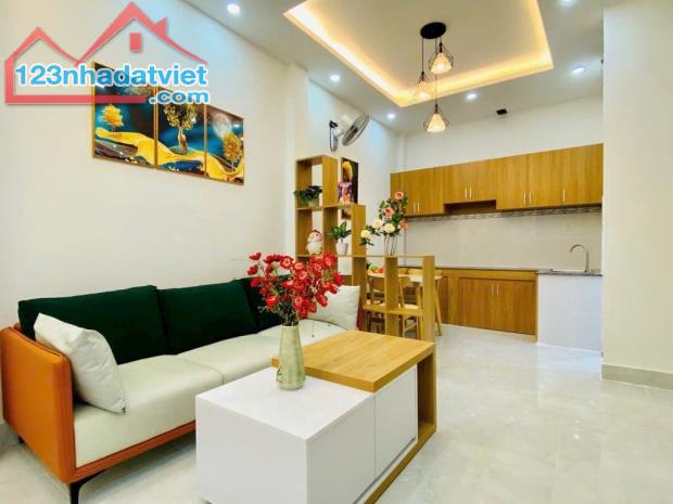 Bán nhà mới ở hẻm 860/ Xô Viết Nghệ Tĩnh, phường 2, quận Bình Thạnh, tặng nội thất, 3Tỷ070