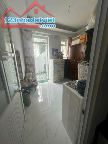 GẦN HẺM XE HƠI - VIP PHAN XÍCH LONG - 74M2 - NGANG 4.8M - NỞ HẬU - 3PN - CHỈ NHỈNH 7 TỶ - 2