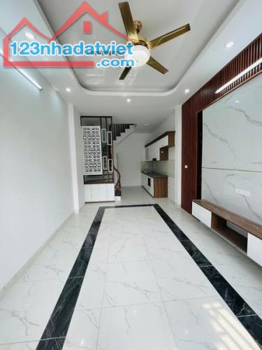 Phúc lợi long biên, nhà mới, 1 nhà ra ô tô, - 1