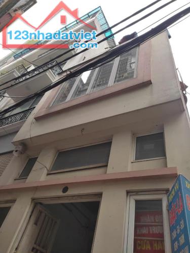 Giải Phóng nhà lô góc ngõ thông KD ô tô nhỏ dừng đỗ 32m 3 tầng giá 6.6 tỷ