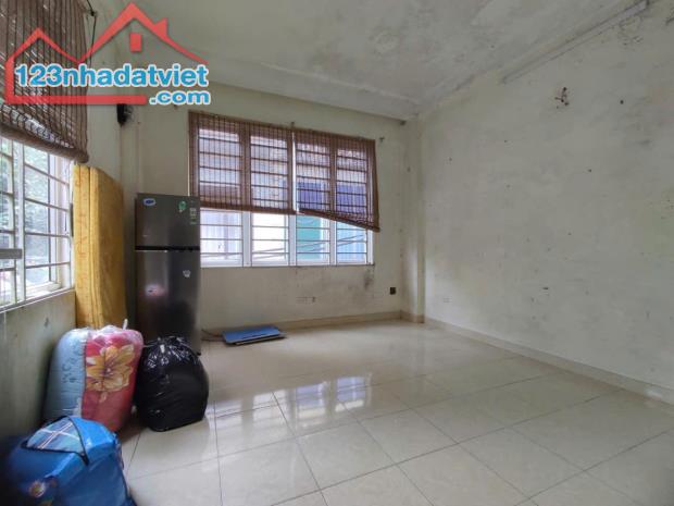 Giải Phóng nhà lô góc ngõ thông KD ô tô nhỏ dừng đỗ 32m 3 tầng giá 6.6 tỷ - 2