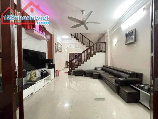Bán nhà ngõ thông kinh doanh 65m2 x 5T x mt 5.5m