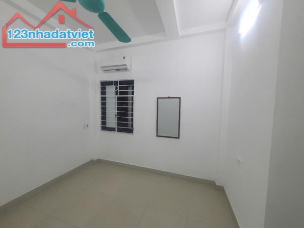 bán nhà Đống Đa 100 ngõ Chợ Đống Đa, 34m chỉ 4,65 tỷ, lô góc, nhà đẹp ở luôn - 3