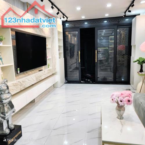 Bán nhà Nguyễn Thị Thập phuờng Tân Phong Quận 7 - hẻm oto - 3PN - nhỉnh 7.x Tỷ TL