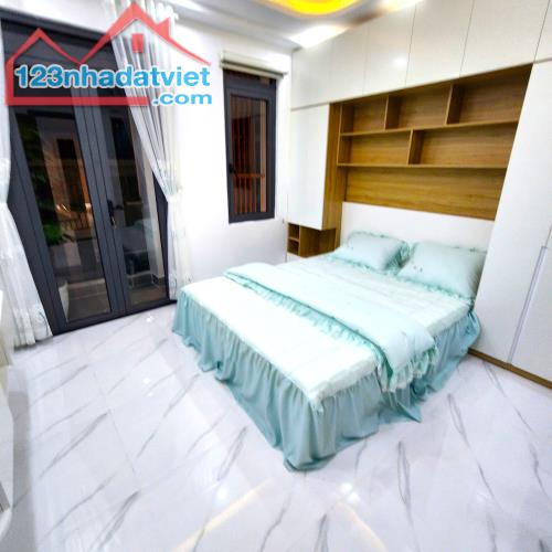 Bán nhà Nguyễn Thị Thập phuờng Tân Phong Quận 7 - hẻm oto - 3PN - nhỉnh 7.x Tỷ TL - 3