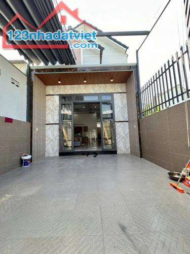 CHÍNH CHỦ BÁN NHÀ 5X20M, ĐANG CHO THUÊ 7TR/TH. NGAY CHỢ BÌNH CHÁNH. 670TR