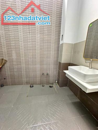 CHÍNH CHỦ BÁN NHÀ 5X20M, ĐANG CHO THUÊ 7TR/TH. NGAY CHỢ BÌNH CHÁNH. 670TR - 3