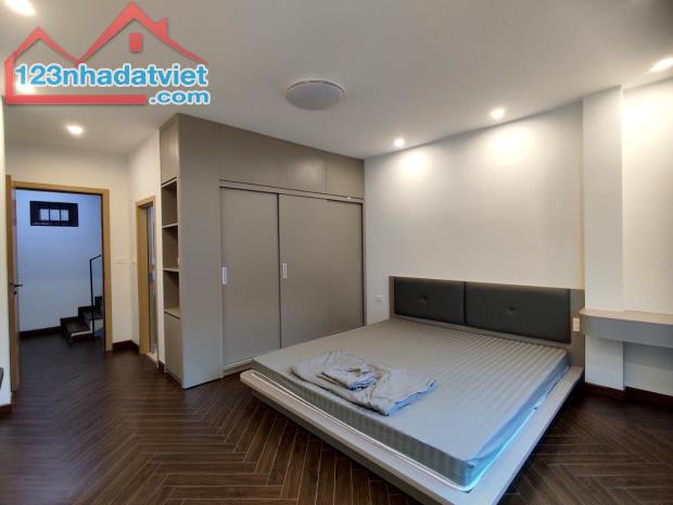 Bán nhà Hoàng Cầu, ô tô gần, KCBT chắc chắn, 2PN, gần chợ, công viên, 30m2, 5.96 tỷ - 3
