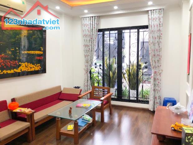Nhà mới ở luôn, gần phố, ngõ rộng, nội thất đẹp, diện tích 41m x 4 tầng - 1