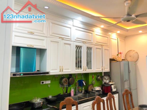 Nhà mới ở luôn, gần phố, ngõ rộng, nội thất đẹp, diện tích 41m x 4 tầng - 2